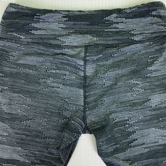 Brooks Running Greenlight Gray Print Running Capri Leggings Women's size L Large - Picture 4 of 15